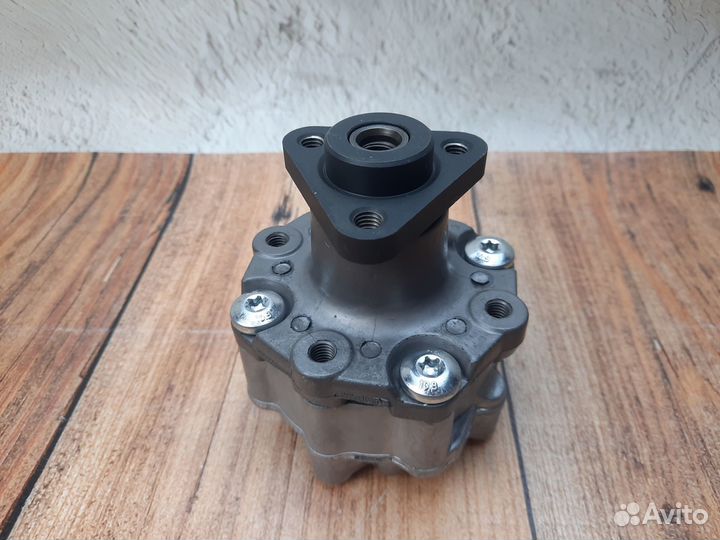 Насос гур 7P6422154A VAG (Q7/Cayenne/Touareg)