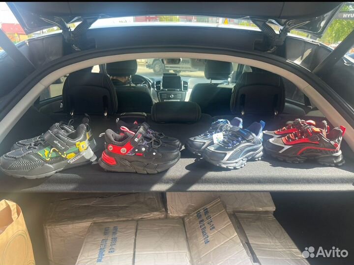 Детские кроссовки 100 пар