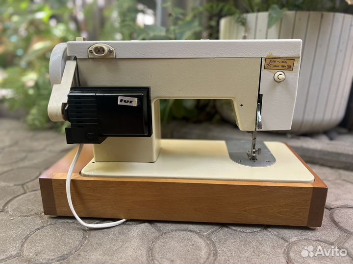 Швейная машина чайка 134