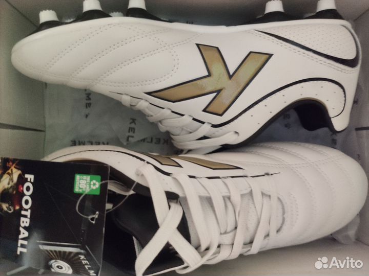 Футбольные бутсы