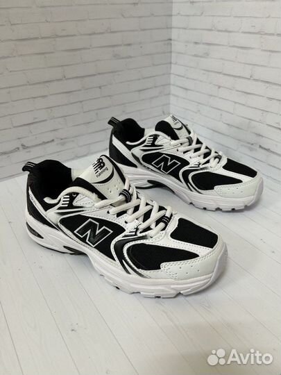 Кроссовки NEW balance 530 черно-белые р-ры 38, 42