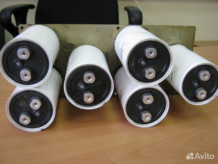 Электролитические конденсаторы 420В 2700мкФ