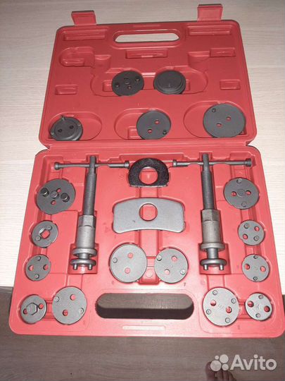 Приспособление для утапливания поршней /прокат