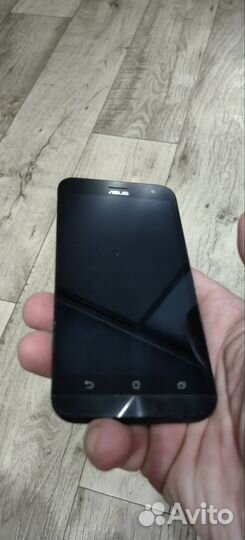 Телефон asus Zenfone 2 ze500kl