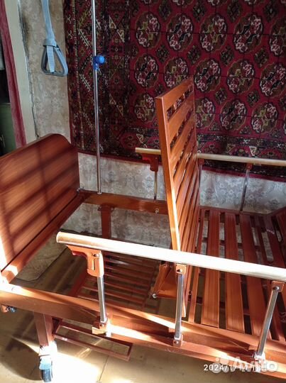 Медицинская кровать для лежачих больных