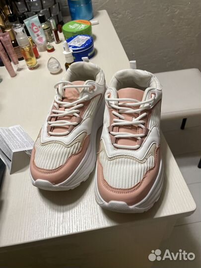 Кроссовки sinsay 39