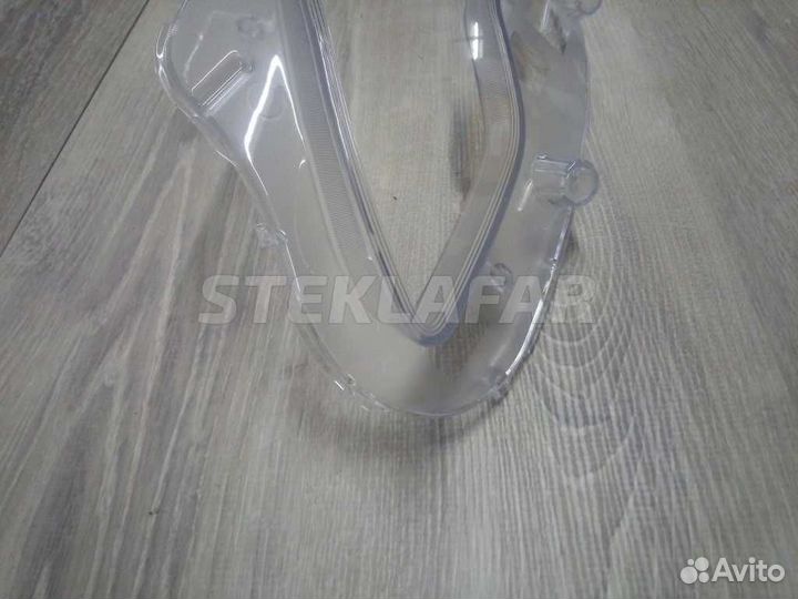 Стекло фары Peugeot 2008 1 (2013-2019) (Левое)
