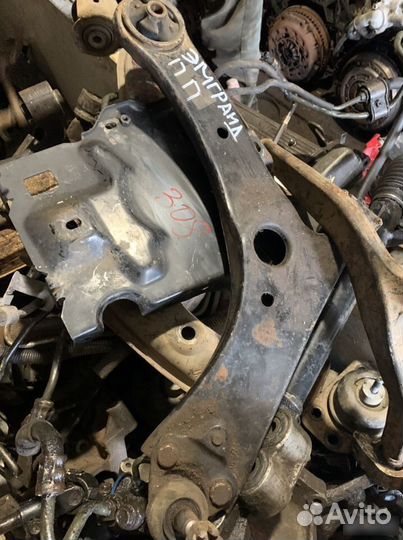 Geely emgrand рычаг передний правый