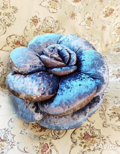 Декоративная подушка «Роза»