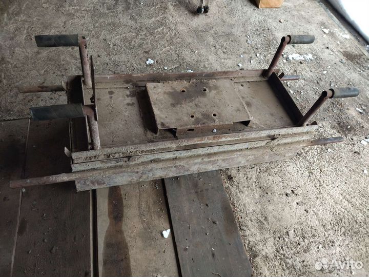 Станок для изготовления шлакоблоков без вибратора