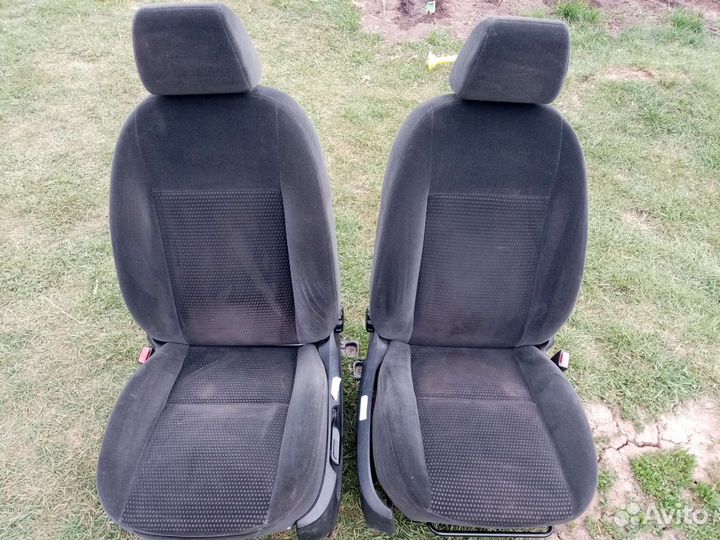 Сиденья передние с подогревом на Ford focus 2