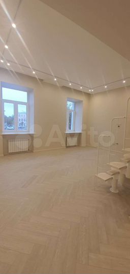 2-к. квартира, 52 м², 2/4 эт.