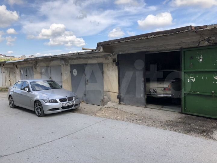 Гараж, > 30 м²