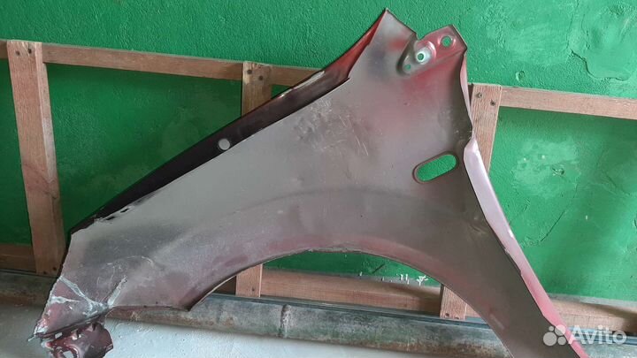 Ford Fiesta mk5 крыло