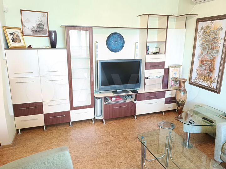 4-к. квартира, 80 м², 2/10 эт.