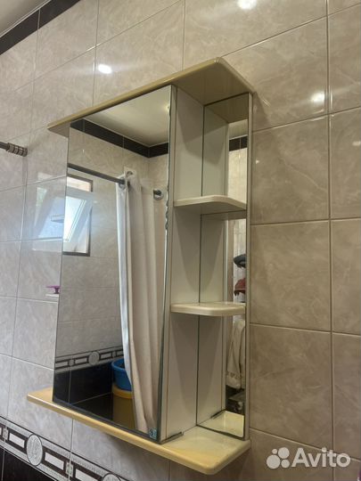 Зеркало шкаф в ванную и раковина с тумбой