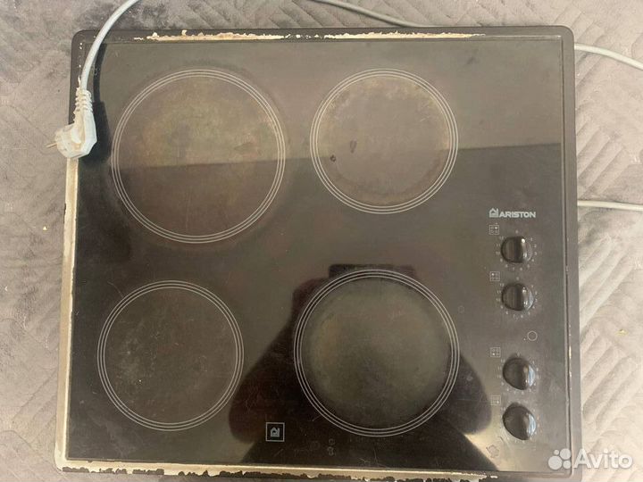 Электрическая варочная панель Ariston
