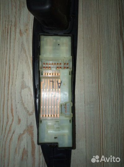 Блок кнопок стеклоподъемников Nissan primera P12 П