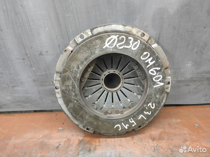 Корзина сцепления Mercedes OM601 230d