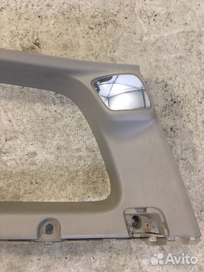 Обшивка багажника верхняя Toyota 4Runner (2442)