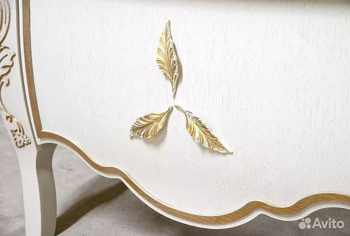 Шкаф с витриной 