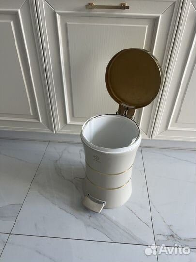 Умное мусорное ведро