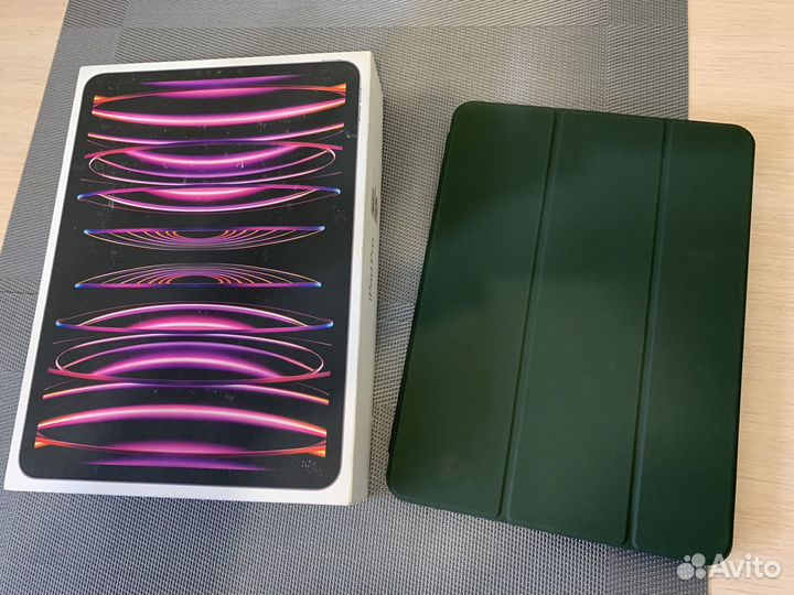 11 iPad Pro (4th Gen) M-2 Wi-Fi +SIM 5G 256GB