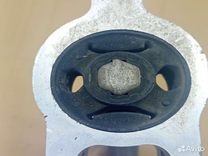 Рычаг передний левый Volkswagen Passat B6