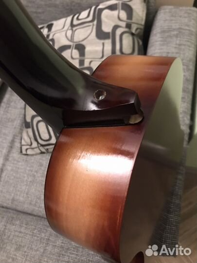 Акустическая гитара