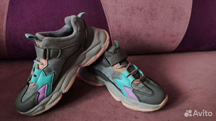Кроссовки для девочки демисезонные