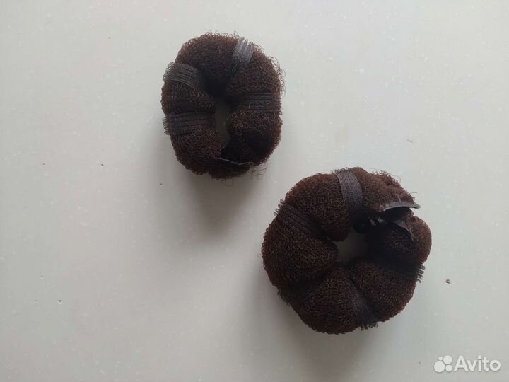 Валик для волос на резинке коричневый новый