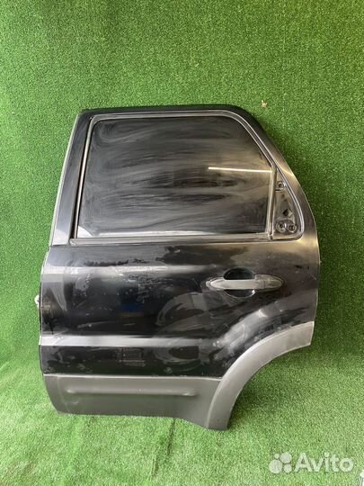 Дверь задняя левая Ford Maverick черная