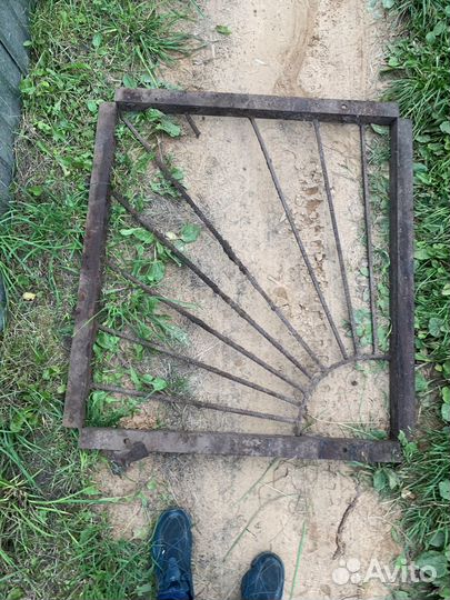Продам решетку на окно