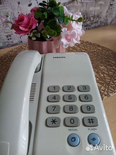 Кнопочный телефон samsung