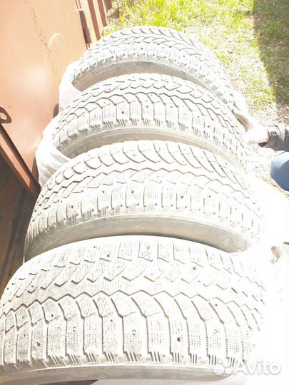 Bridgestone Blizzak Spike-01 285/60 R18