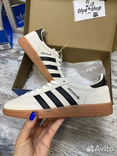 Кроссовки adidas spezial