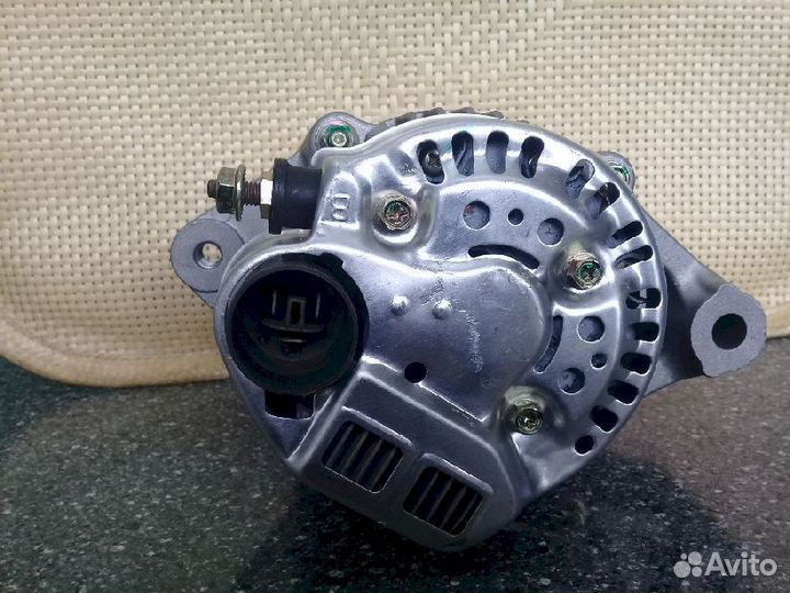 Генератор не оригинал Новый Toyota