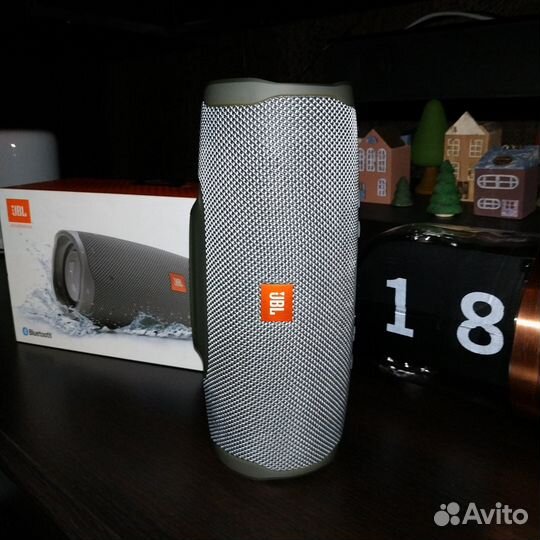 Портативная акустика JBL Charge 4