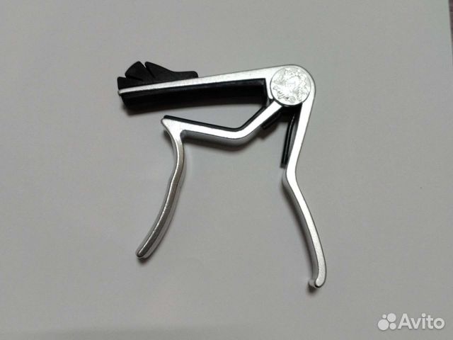 Каподастр для гитары