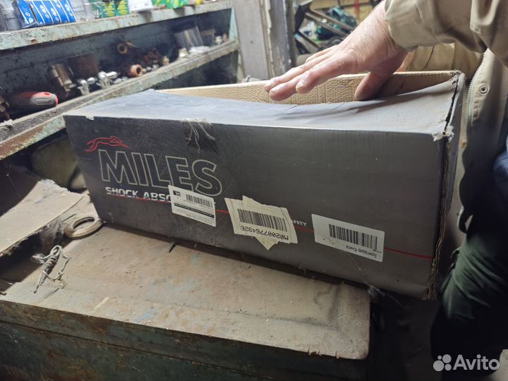 Амортизаторы передние Kia sportage 2