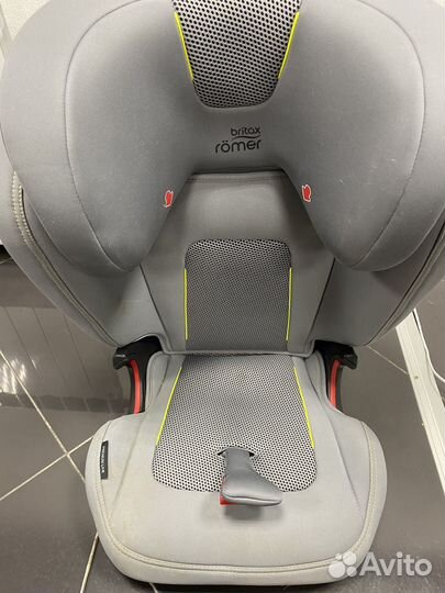 Автокресло britax romer kidfix III М от 3-12 лет