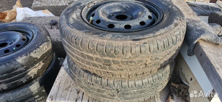 Колёса в комплекте летней на Рено логан