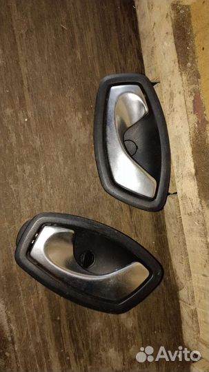 Внутренняя ручка двери Renault Fluence