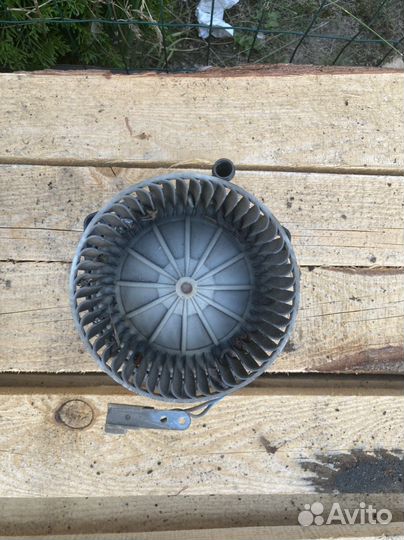 Моторчик печки Ниссан primera