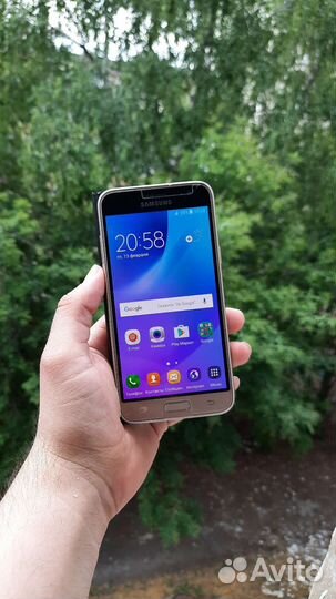 Телефон Samsung J3