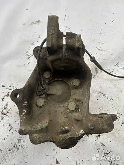 Поворотный кулак левый bmw 5 e39