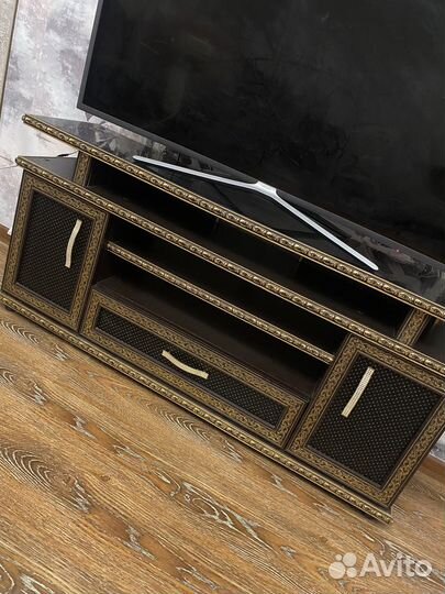 Тумба под телевизор