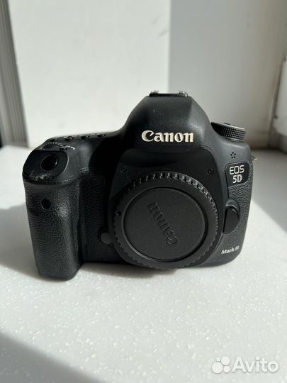 Зеркальный фотоаппарат Canon 5D mark iii
