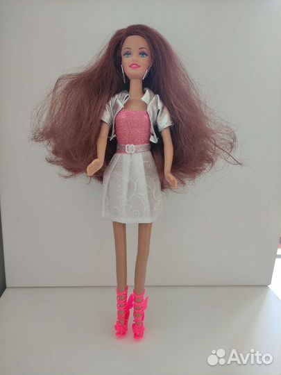Кукла Барби в шикарных серьгах