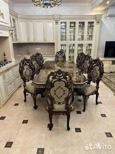 Стол и стулья от производителя. В наличии